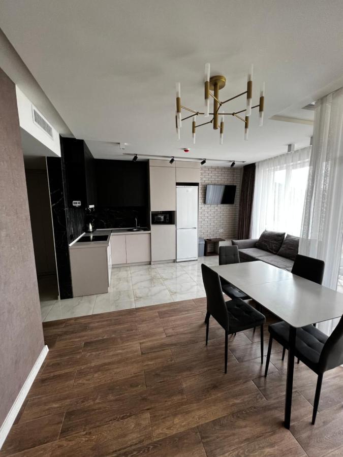 Апартаменти Sunvi В Жк Сонячний Квартал Golubinoye Exteriör bild
