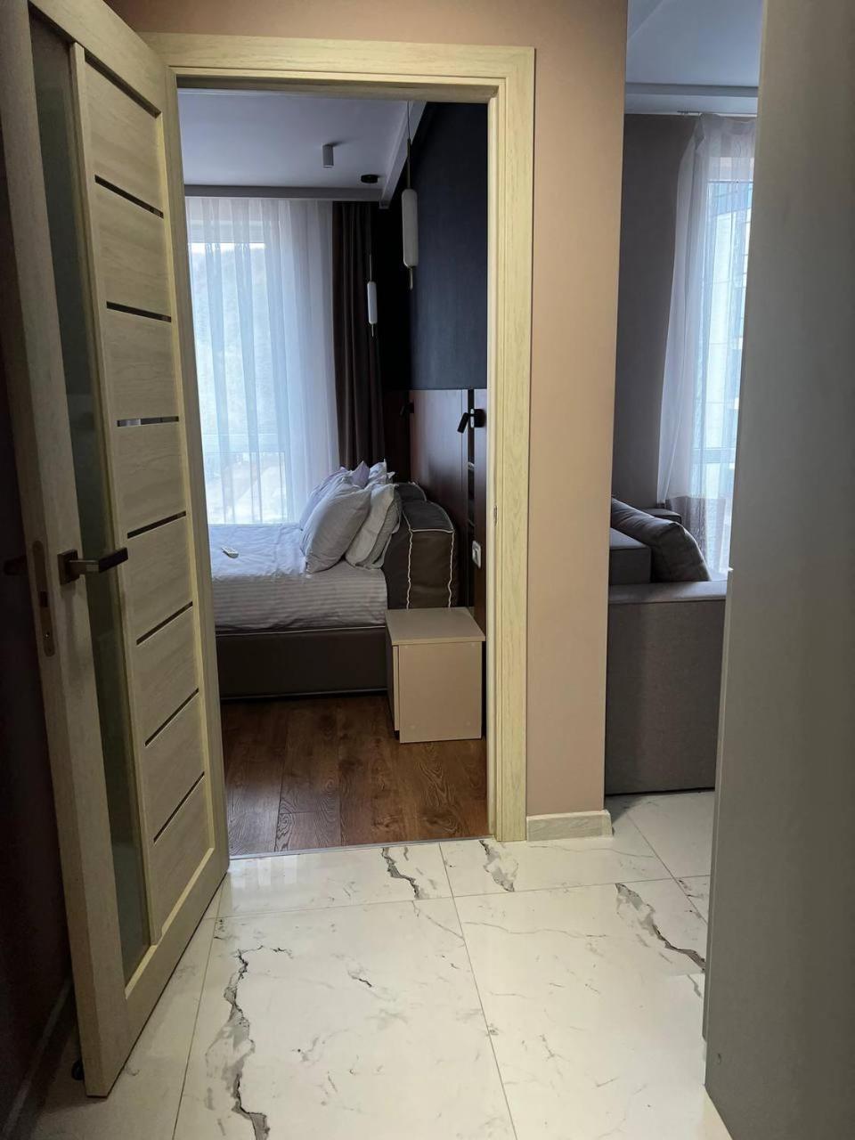 Апартаменти Sunvi В Жк Сонячний Квартал Golubinoye Exteriör bild